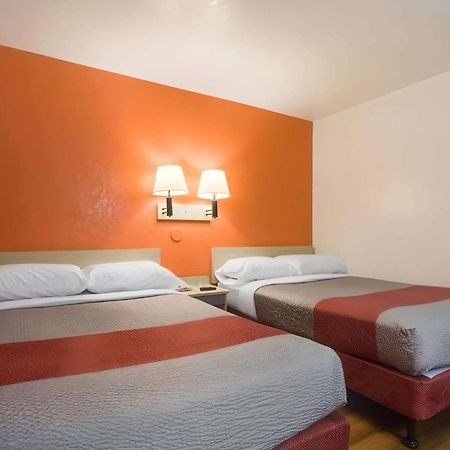 Park Inn By Radisson, Lakewood Esterno foto